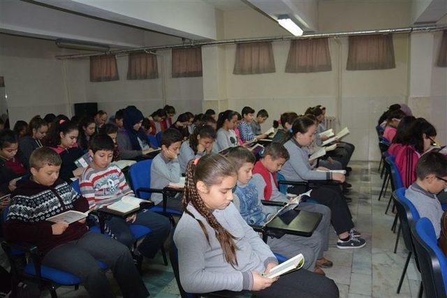 Sırmalı, &Ouml;ğrenciler İle Kitap Okudu 2
