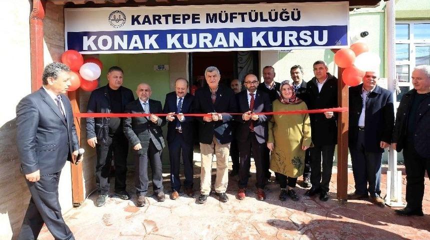 Başkan Karaosmanoğlu, Konak Camii&rsquo;nin A&ccedil;ılışını Yaptı