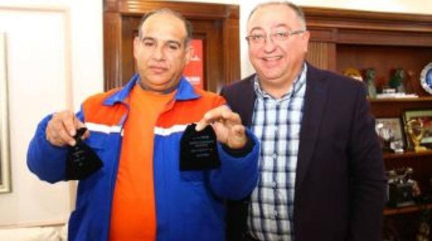 D&uuml;r&uuml;st &Ccedil;&ouml;p&ccedil;&uuml;ye Belediyeden &Ouml;d&uuml;l