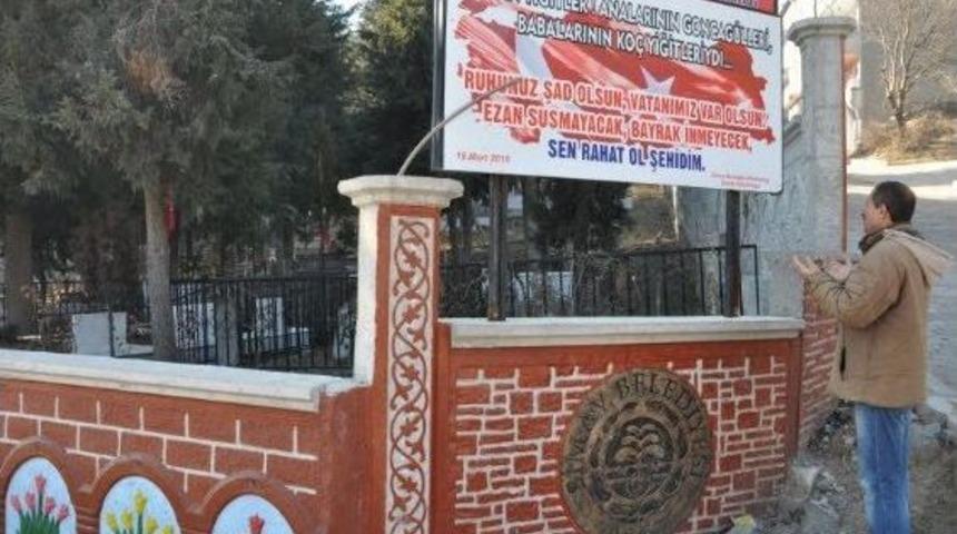 Simav Belediyesi Şehitliğe Bakım Yaptı