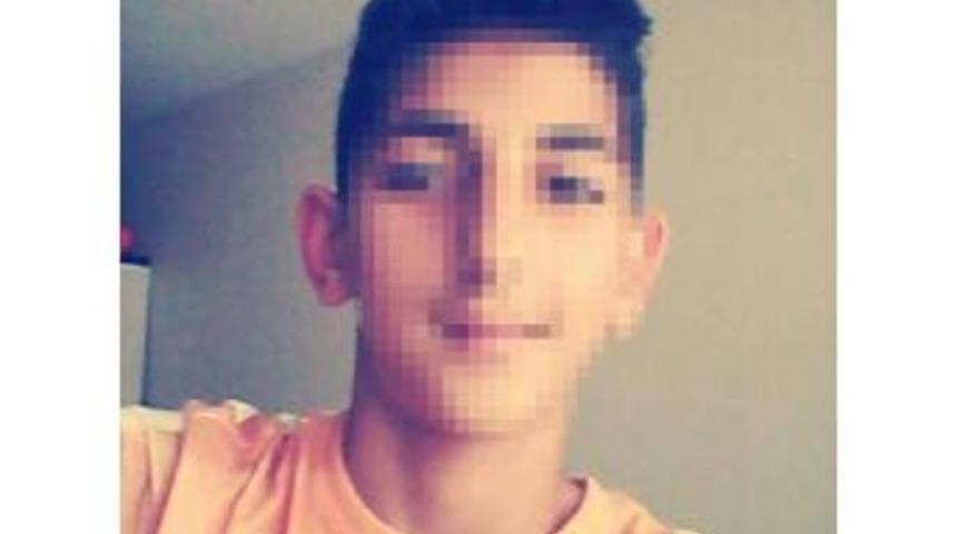 K&uuml;rt&ccedil;e M&uuml;zik Dinleyen 6 Imam Hatipliyi, Okul M&uuml;d&uuml;r&uuml; Savcılığa Şikayet Etti