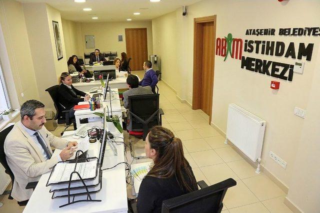 Ataşehir Belediyesi İstihdam Merkezi 200 Kişiyi İş Sahibi Yaptı
