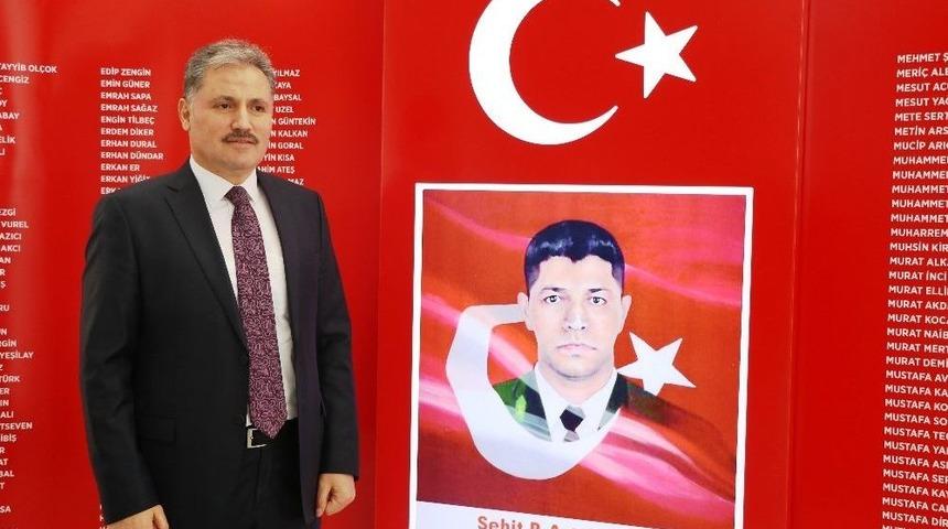 Başkan &Ccedil;akır, Cumhurbaşkanına Bağlama Hediye Eden Alevi Vatandaşlara Baskı Olduğunu S&ouml;yledi