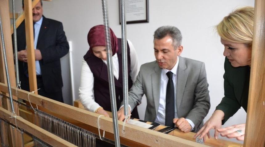 Vali Elban, &rsquo;bilecik Bezi&rsquo; Dokudu