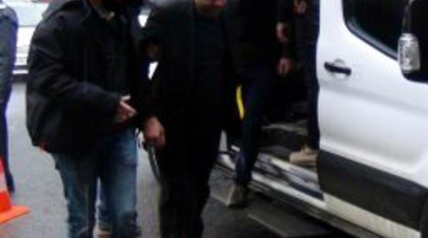 Ter&ouml;r Propagandası Yapan 4 Kişi Tutuklandı