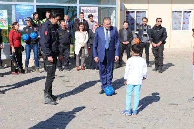 Şırnaklı Çocuklar, Futbol Maçında Polisleri Yendi