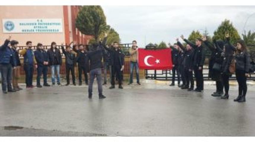 Ayvalık&rsquo;ta &Uuml;lk&uuml;c&uuml; &Ouml;ğrenciler Fırat Yılmaz &Ccedil;akıroğlu&rsquo;nu Unutmadı