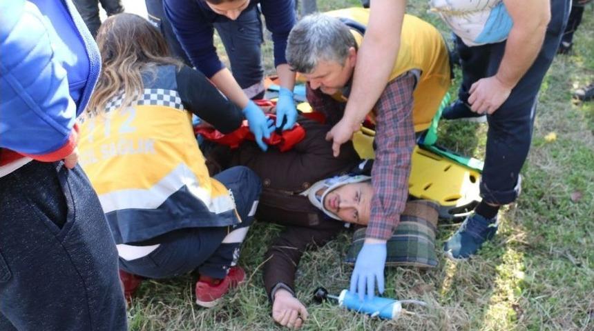 Motosiklet Kaldırıma &Ccedil;arpıp Takla Attı: 1 Yaralı