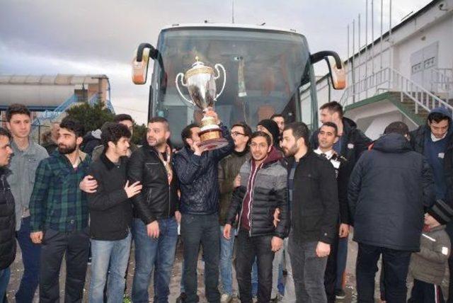 Banvit&rsquo;E Şampiyına Yakışan Karşılama 2