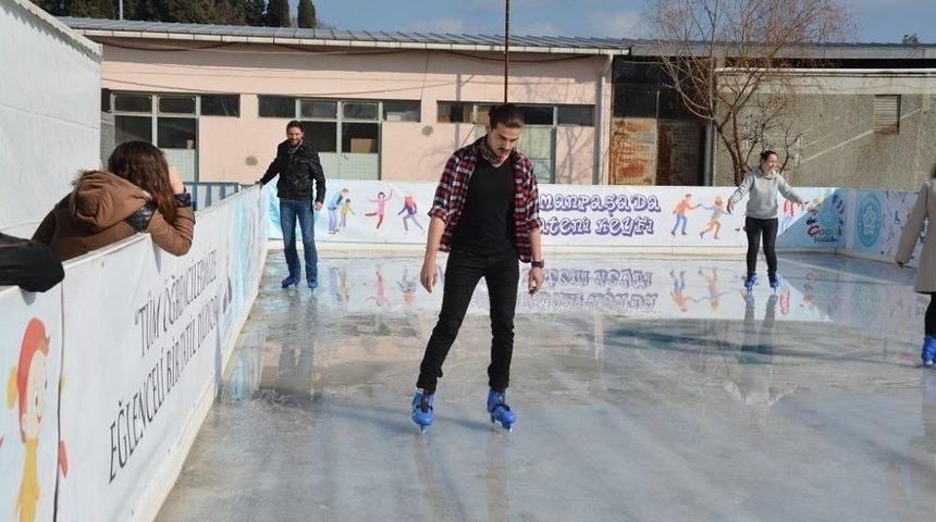 Buz Pisti 5 Mart&rsquo;a Kadar A&ccedil;ık Kalacak