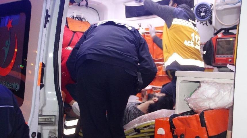 Sokak Ortasında Silahlı Kavga:1 &Ouml;l&uuml;, 1 Yaralı