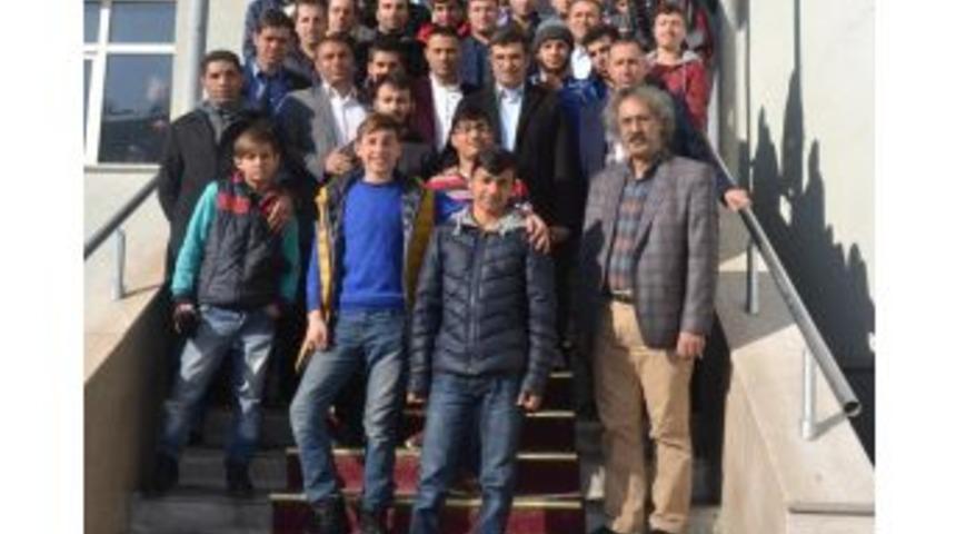 Yıllar Sonra Aynı Yetiştirme Yurdunda Bir Araya Geldiler