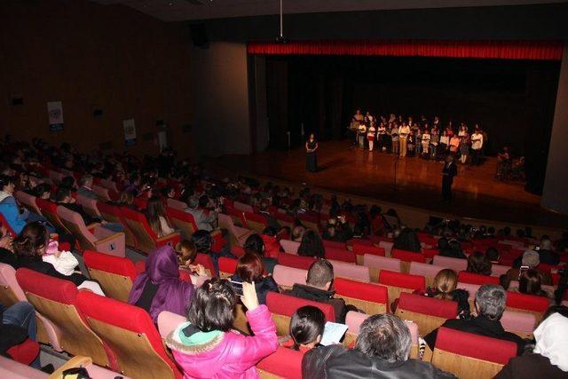 Öğrenciler 2. Orhan Kemal Edebiyat Festivali’nde