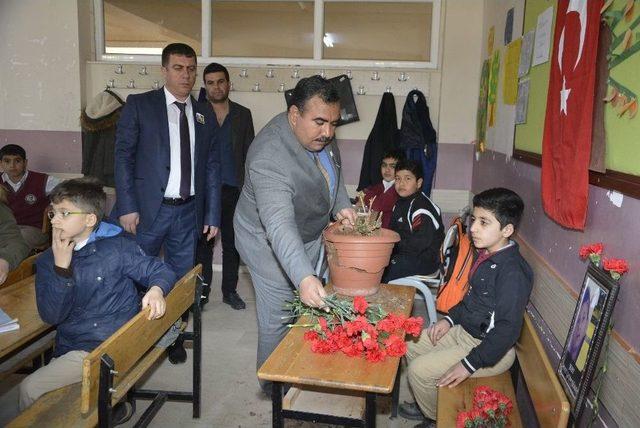 Bombalı Saldırıda Ölen Öğrencinin Sınıfında Yas Hakim