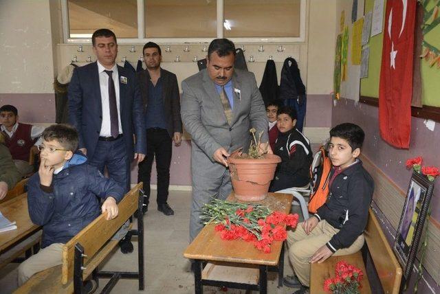 Bombalı Saldırıda Ölen Öğrencinin Sınıfında Yas Hakim