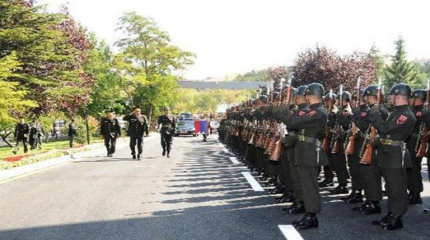 TSK'da sessiz sedasız devir teslim...