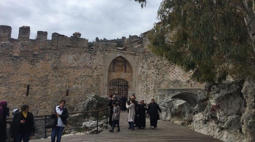 Pursaklı Kadınlar Antalya&rsquo;yı Gezdi