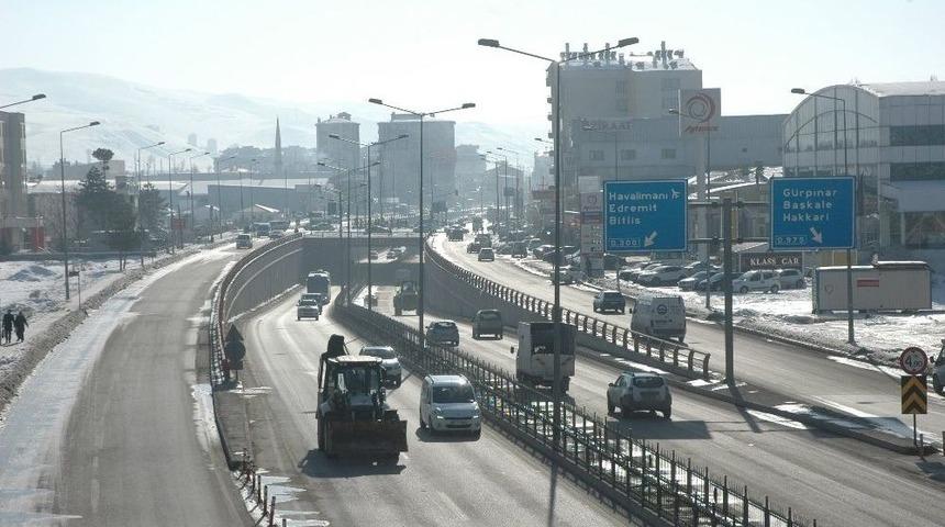 Van&rsquo;da Bulunan 27 Bin 336 Otomobilin Y&uuml;zde 44,5&rsquo;i Lpg&rsquo;li