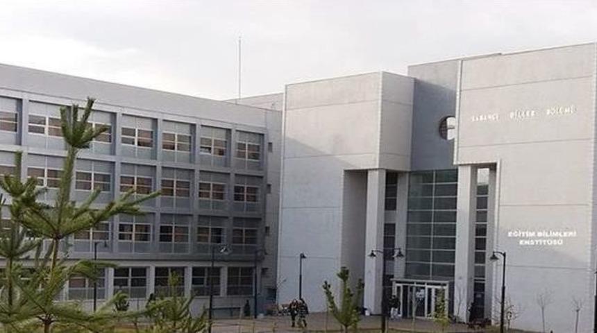 Eğitim Bilimleri Enstit&uuml;s&uuml; M&uuml;d&uuml;rl&uuml;ğ&uuml;ne Artvinli Atandı