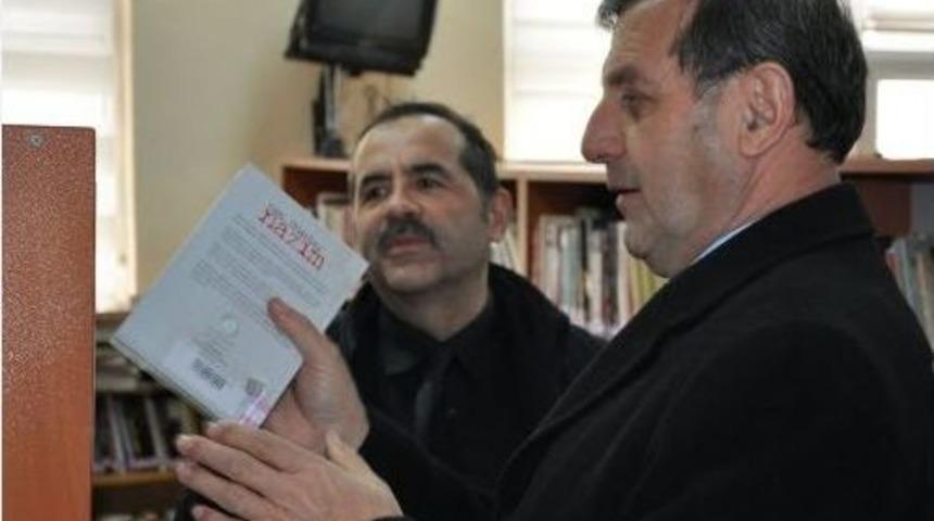Başkan S&uuml;leyman &Ouml;zkan, Halk K&uuml;t&uuml;phanesi İnceledi
