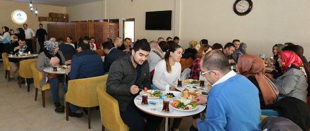 Başkan G&uuml;rlesin, Belediye Personeliyle Kahvaltıda Buluştu 1