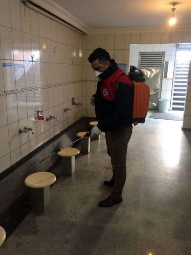 Maltepe&rsquo;deki İbadethaneler Dezenfekte Edildi 2