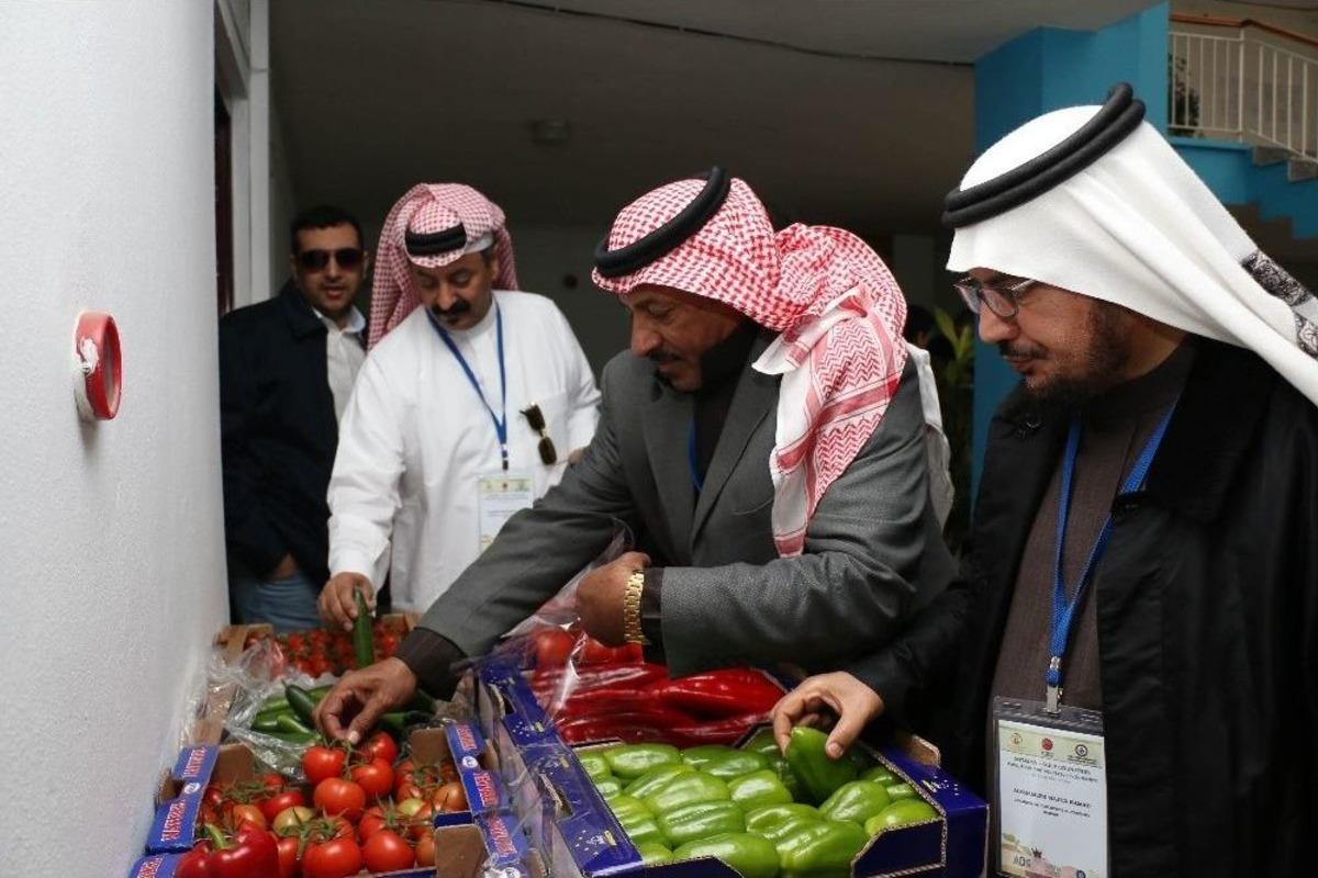 Kazakistan Ve K&ouml;rfez &Uuml;lkeleri Temsilcileri Antalya Toptancı Hali&rsquo;ni Ziyaret Etti