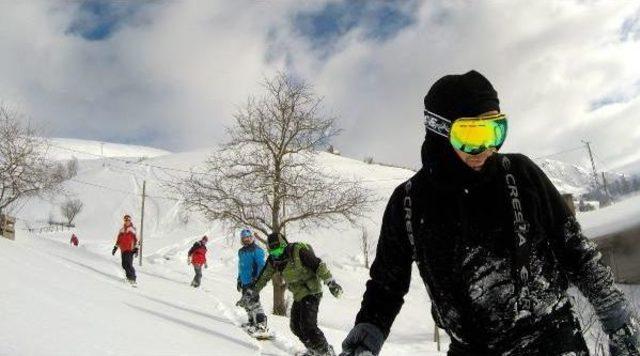 Rize de Tahtayla Kayan K&ouml;yl&uuml;ler Snowboard Ustası Oldu 2