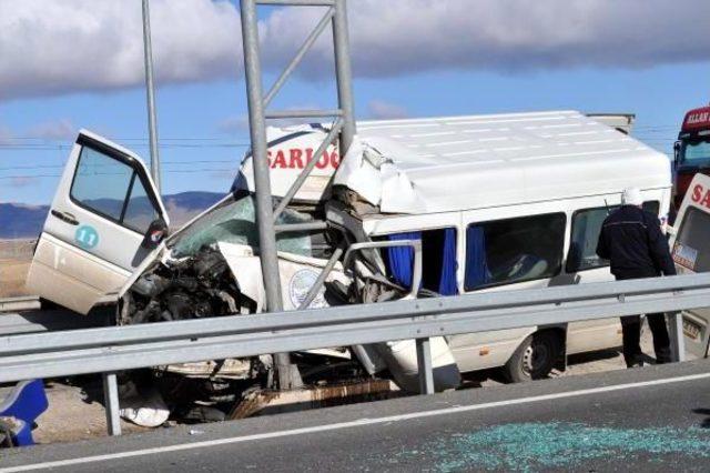 Kayseri'deki 5 Kişinin Öldüğü Kazada Yaralanan Kadın Da Öldü