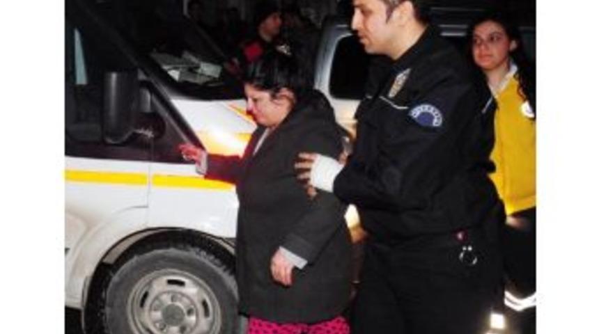 Bileğini Kesti, Arkadaşlarını Arayınca Kurtarıldı