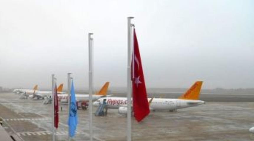 İstanbul’a İniş Yapamayan 6 Uçak Bursa’ya İndi