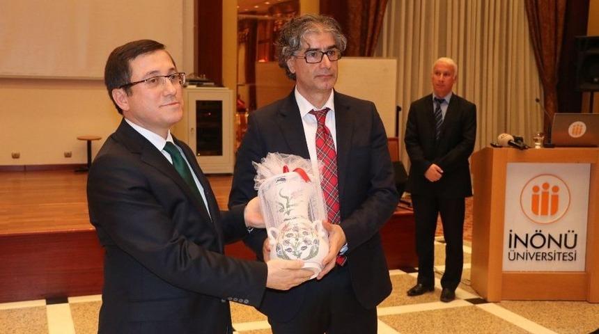 Rekt&ouml;r Kızılay&rsquo;dan Prof. Dr. Ramazan &Ouml;zdemir İ&ccedil;in Veda Yemeği