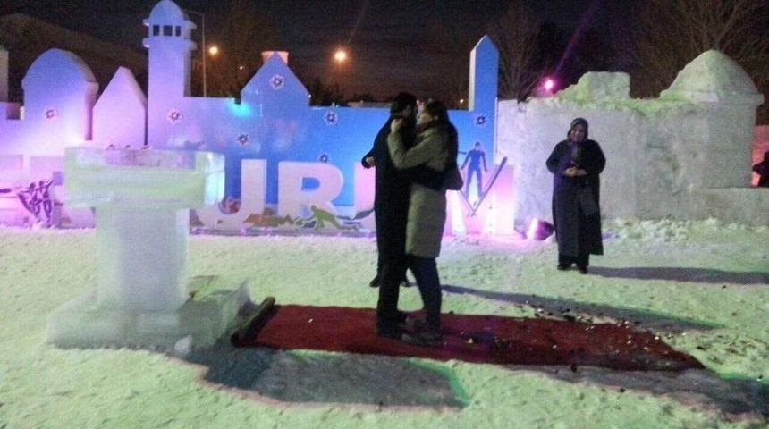 Kar Sokağı, D&uuml;ğ&uuml;n Fotoğraf&ccedil;ılarının İlgi Odağı Oldu