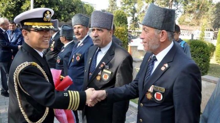 G&uuml;ney Kore'den Osmaniyeli Gazilere Madalya