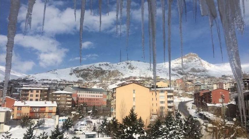 Hakkari&rsquo;de Dondurucu Soğukla