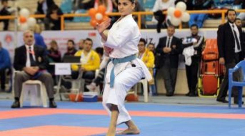 Dilara Bozan D&uuml;nya Şampiyonasına Gidiyor