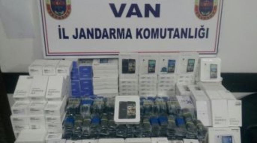 Van&rsquo;da Ka&ccedil;ak Cep Telefonu Operasyonu