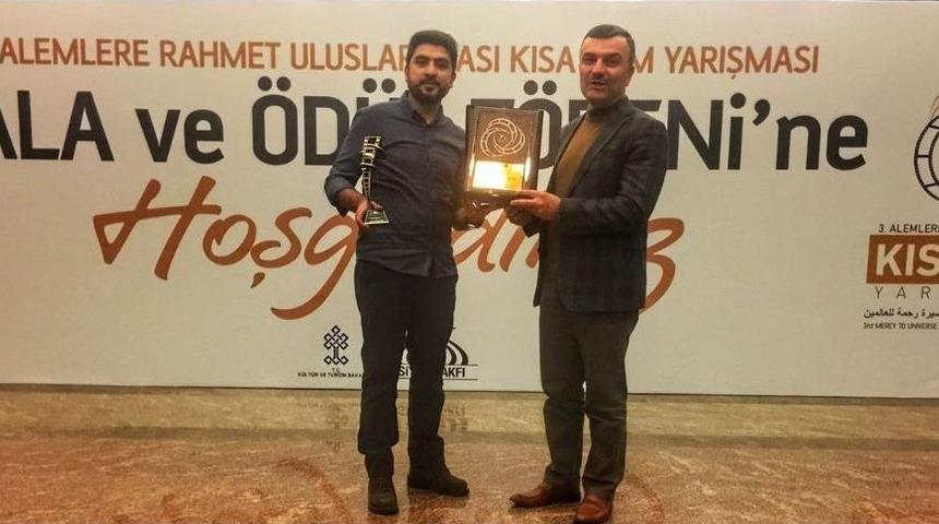 Zeytinburnu G&ouml;steri Sanatları Akademisine Anlamlı &Ouml;d&uuml;l