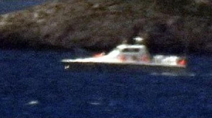 Türk Askerinden Kardak'ta Yakın Inceleme