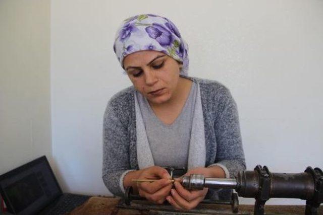 Diyarbakır'dan Fransa Ve Dubai'ye Tesbih Gönderen Kadın