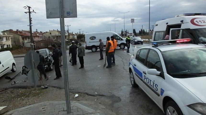 Burhaniye&rsquo;de Zincirleme Kaza: 1 Yaralı