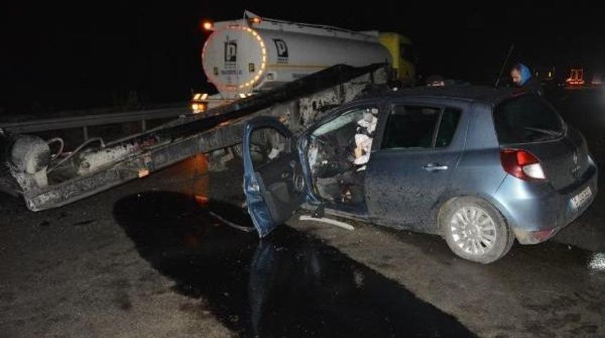 Bursa'da 2 Kişinin &Ouml;l&uuml;m&uuml;ne Sebep Olan Tır S&uuml;r&uuml;c&uuml;s&uuml;, Saklandığı Barakada Yakalandı