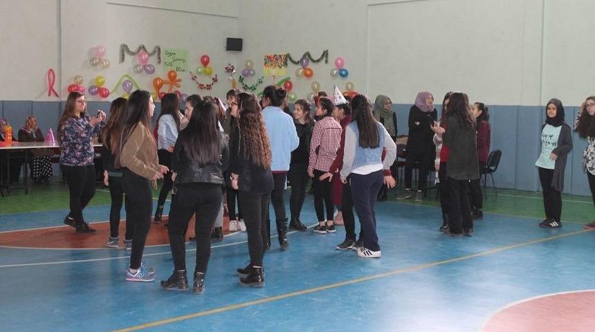 L&ouml;semili &Ccedil;ocuklar Doğum G&uuml;n&uuml; Partisinde Doyasıya Eğlendi