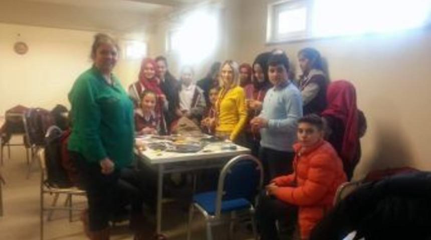 Eskişehirli R&ouml;lyef Sanat&ccedil;ısı Kalınbacak Ortaokul &Ouml;ğrencileri İle Buluştu