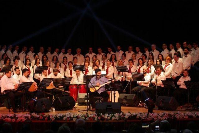 Odunpazarı Belediyesi T&uuml;rk Halk M&uuml;ziği Korosu M&uuml;zikseverlerle Buluştu 1