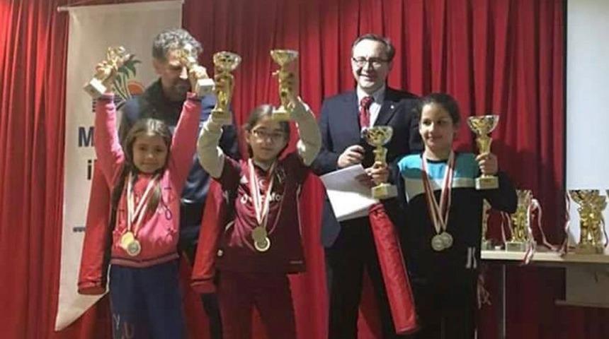 Yıldırımlı Satran&ccedil;&ccedil;ı Zirveyi Bırakmıyor