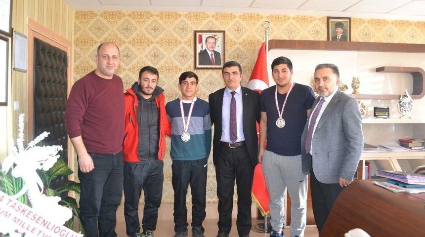 Şampiyon &Ccedil;ocuklar Erzurum&rsquo;un Gururu Oldu