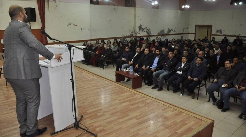 Birecik&rsquo;te Cumhurbaşkanlığı H&uuml;kumet Sistemi Ve Yeni Anayasa Değişikliği Anlatıldı