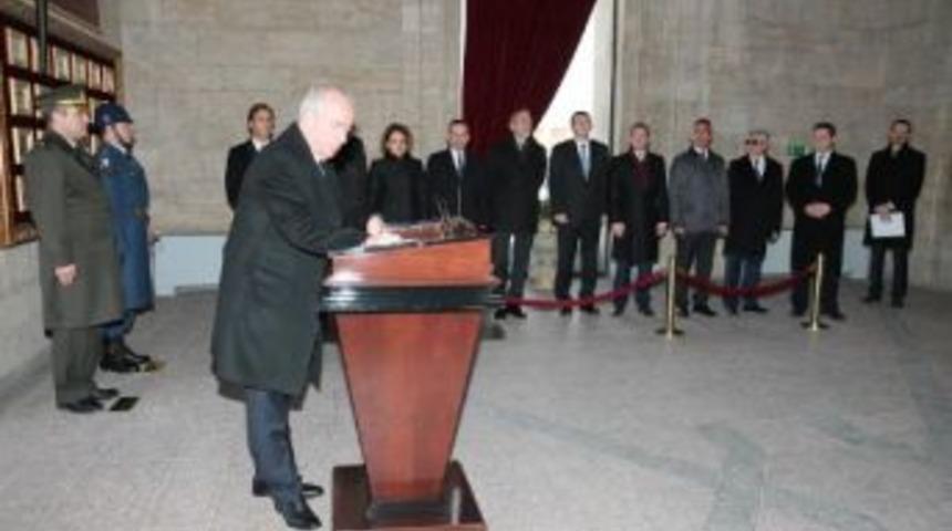 Dha Ankara - Yeni T&uuml;siad Y&ouml;netimi Anıtkabir'i Ziyaret Etti