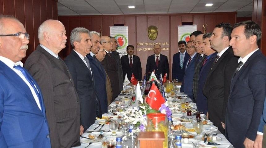 Şehzadeler&rsquo;de Hayat Boyu &Ouml;ğrenme Toplantısı Yapıldı